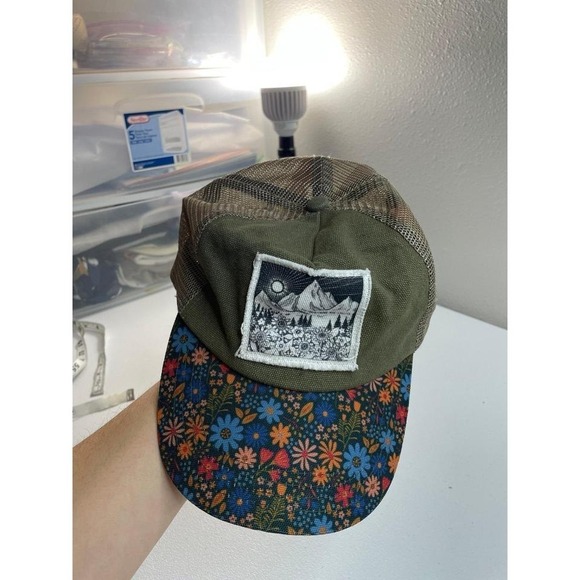 Natural Life Floral Trucker Hat Mesh Back Outdoor Cottagecore Adjustable - Picture 3 of 5